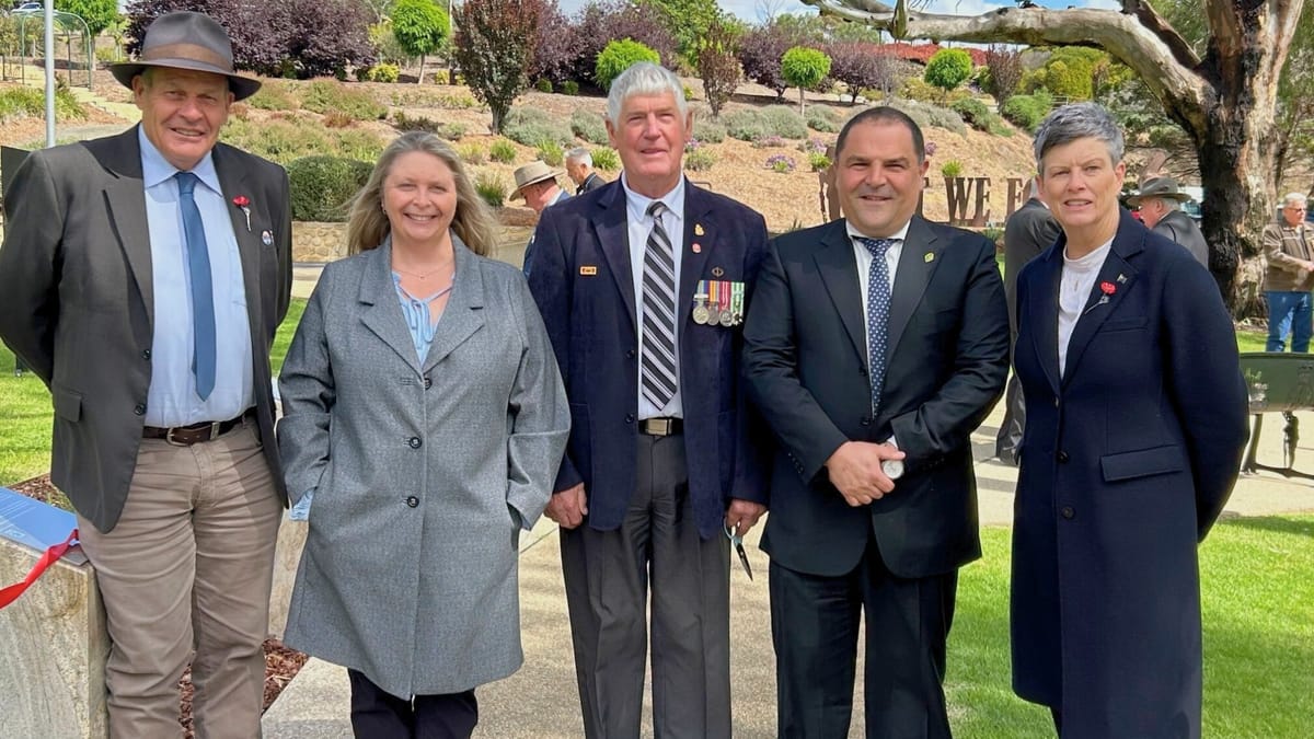Avenue of honour opened in Murray Bridge on Remembrance Day 2025