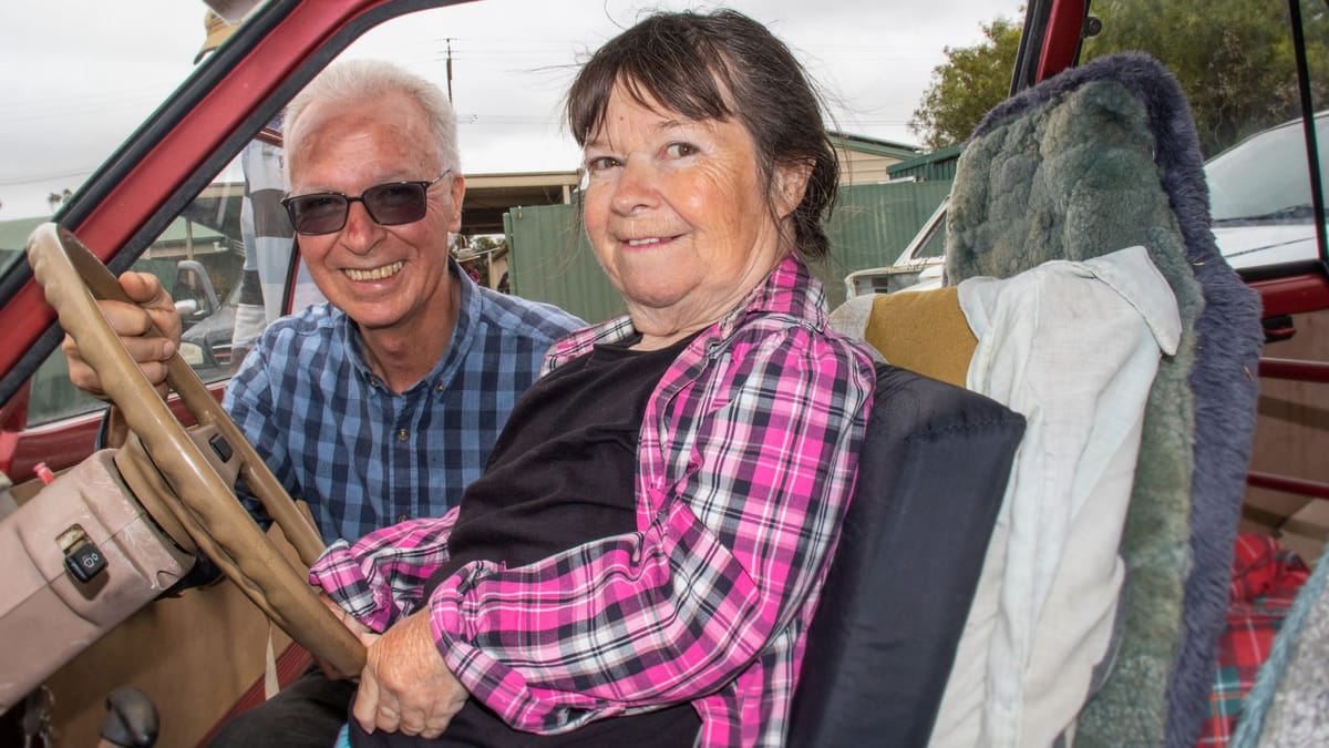 Volunteer-run garage helps Tailem Bend motor into the festive season