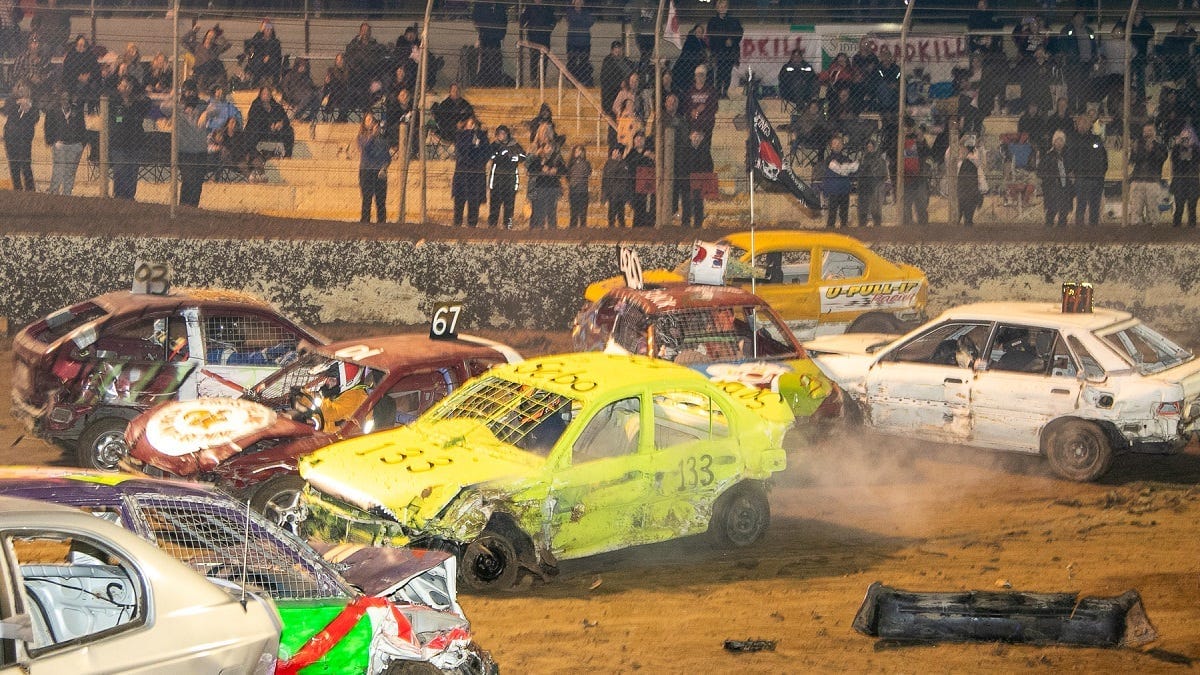 Murray Bridge Speedway guns for demolition derby world record