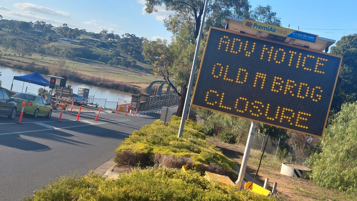Old Murray Bridge will close to traffic on three Tuesdays