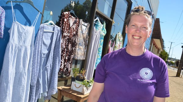 Mandala artist gives back to DVINA