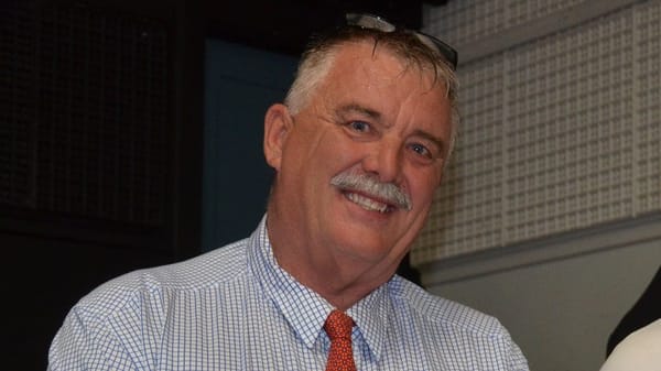 No-confidence vote against Mayor Paul Simmons splits Coorong council