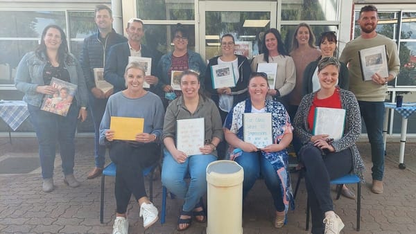 Murray Bridge North School’s class of 1996 reunites to dig up a time capsule