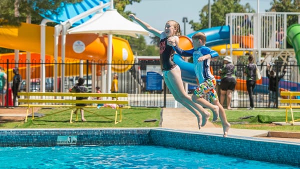 Murray Bridge swimming centre, heated pool will both open next month
