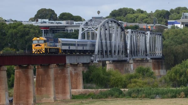 The Overland returns to Murray Bridge after 10 months