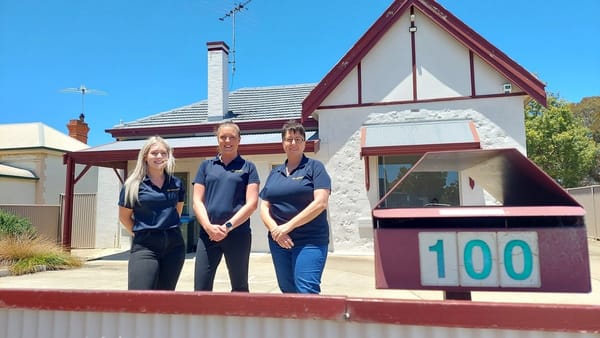 Having mental health issues? Visit Cathy Smith for a coffee and a chat