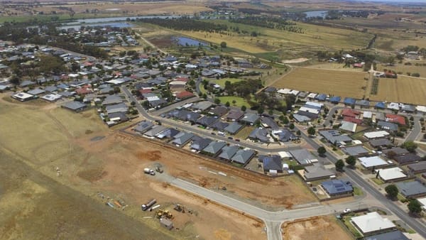New school, 3000 houses envisioned in 20-year growth plan for Murray Bridge