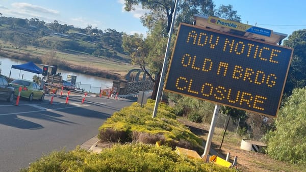 Old Murray Bridge will close to traffic on three Tuesdays