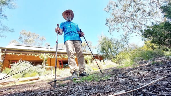 Meet the retiree who has climbed Mount Everest without ever leaving Murray Bridge